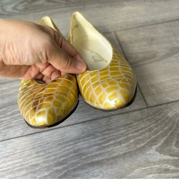 Vintage Thomas Wallace Yellow Gold Croc Giraffe Patern Patent Leather Heels - Picture 3 of 14